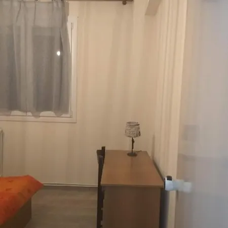 Apartment! μπροστά στη λίμνη στο κέντρο! Lägenhet